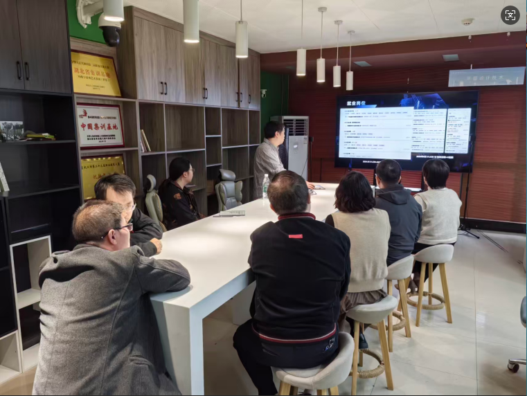 武汉艾克赛斯与长江职业学院艺术学院共探AI赋能艺术教育新路径